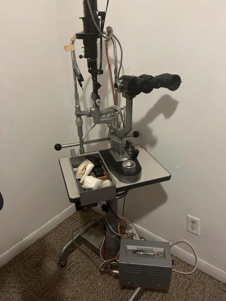 Topcon Slit Lamp Biomicroscope on Motorized Stand