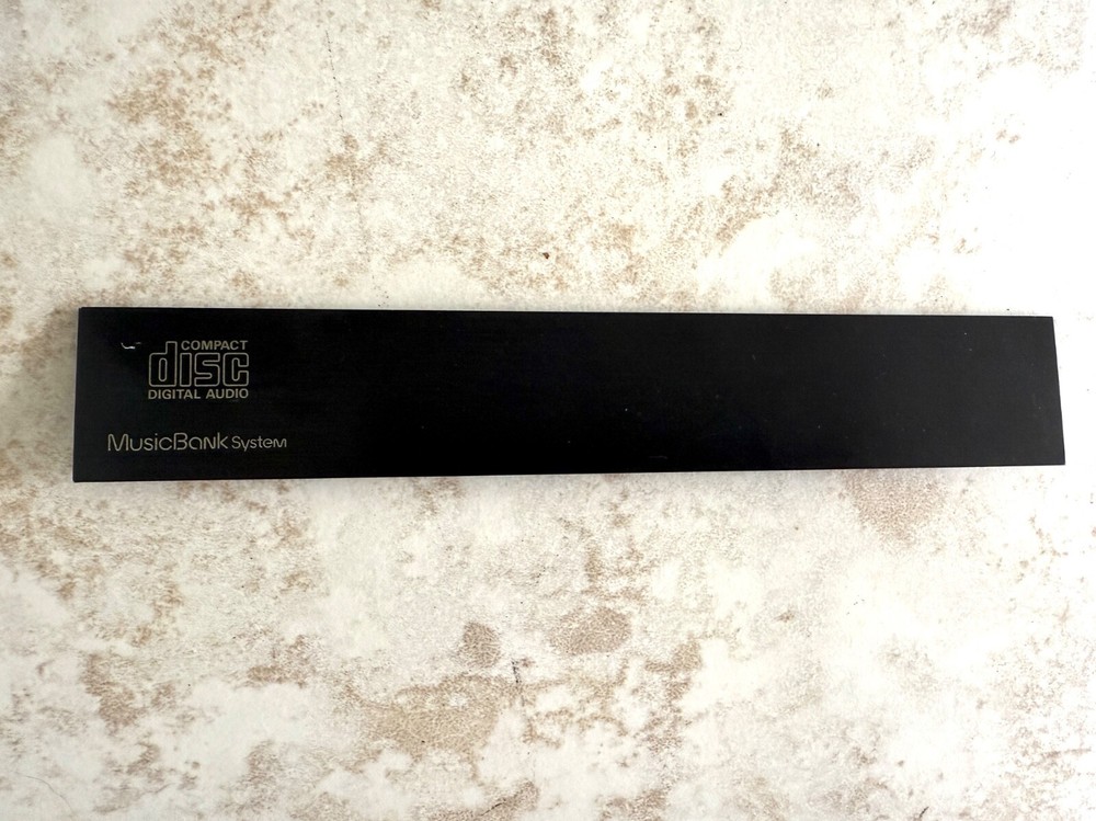 MCINTOSH MCD7008 CD CHANGER - AS IS