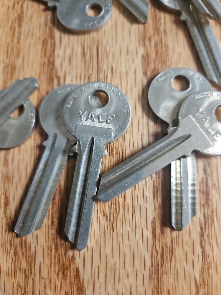 Yale Key Blanks Lot 16