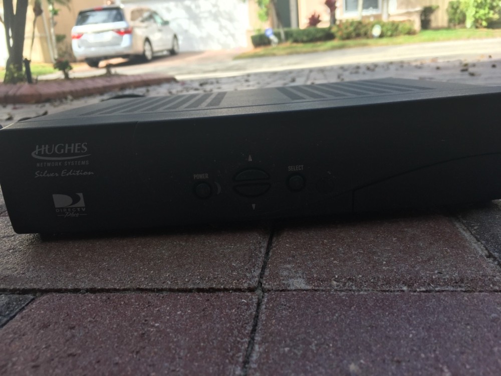 Hughes Network Systems Silver Edition Direct TV Plus Digital Satellite Receiver