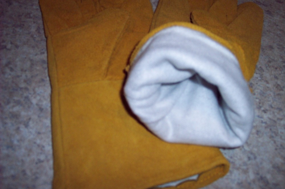 WELDING GLOVES NEW FREE S/H