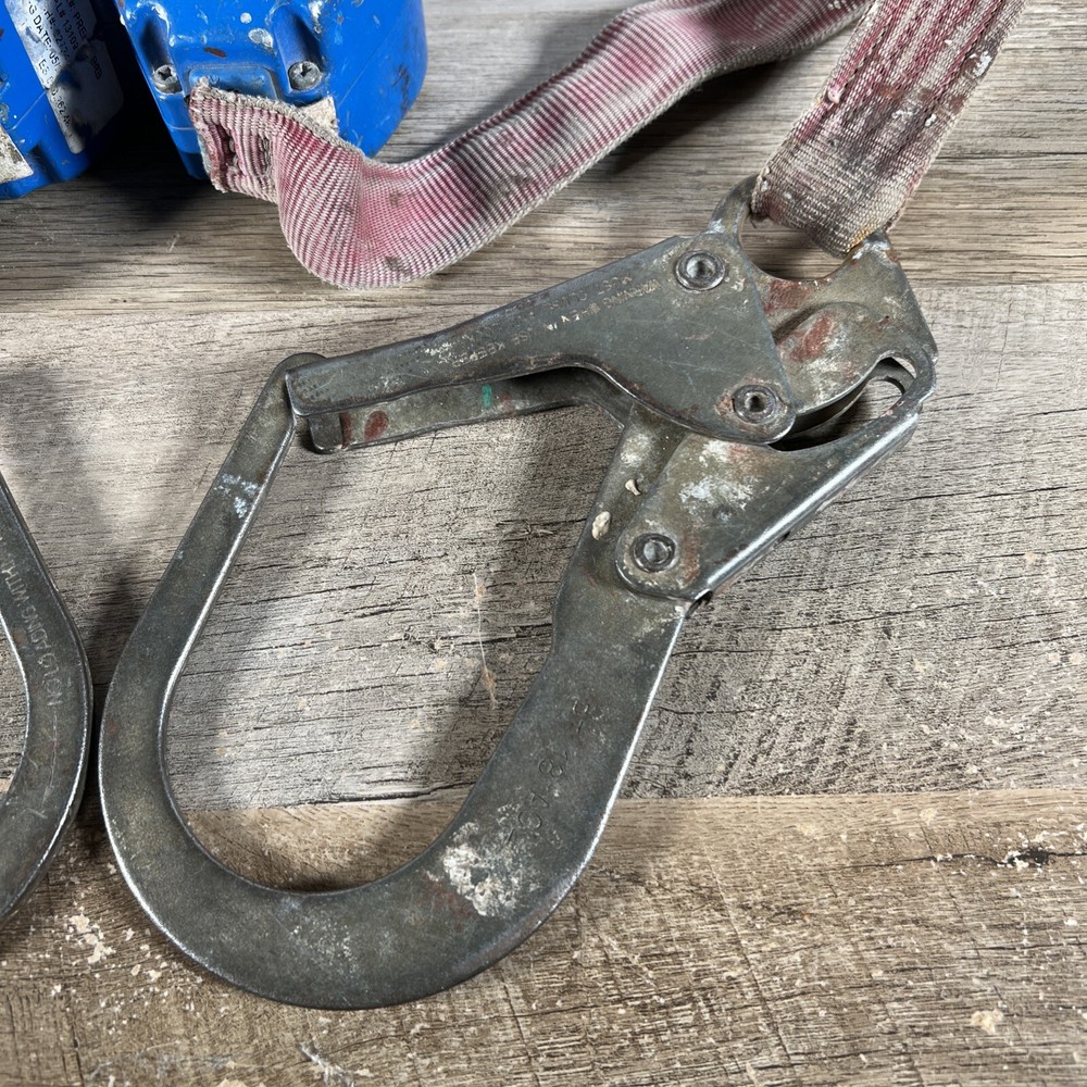 Web Devices Predator 6' Twin Leg Fall Arrest Self Retracting 310 Lbs Capacity