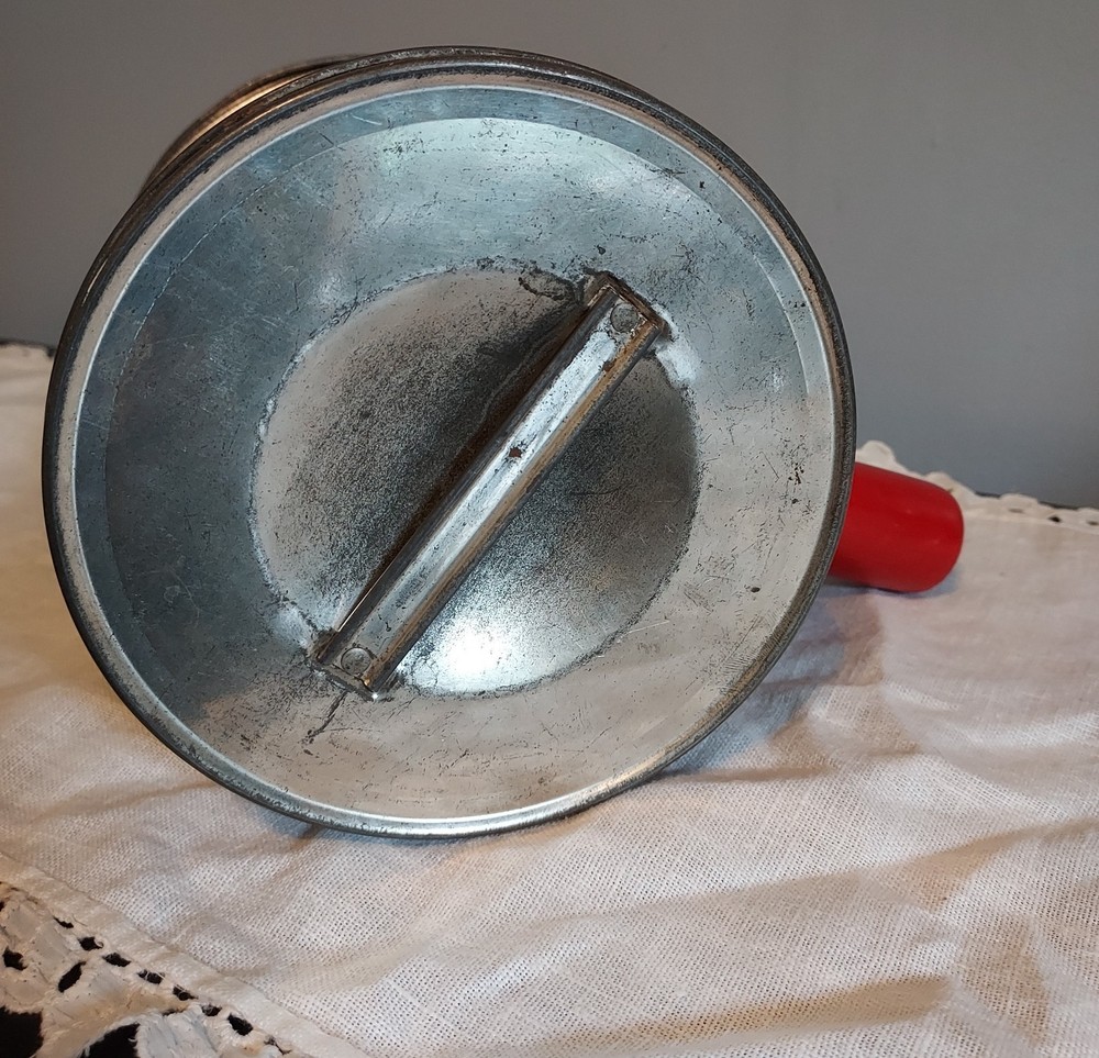 vintage Duplex 5 cup sifter red handle kitchy