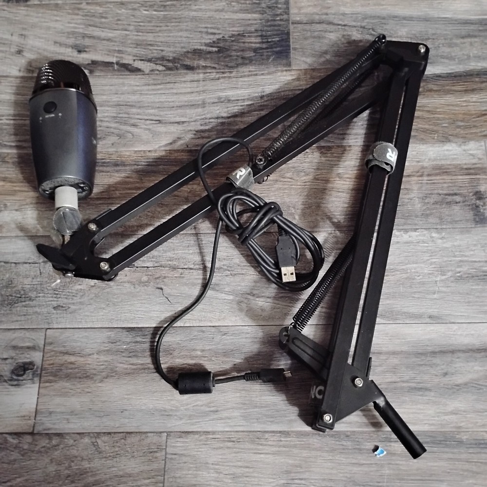 Blue USB Mic & Arm Logitech G