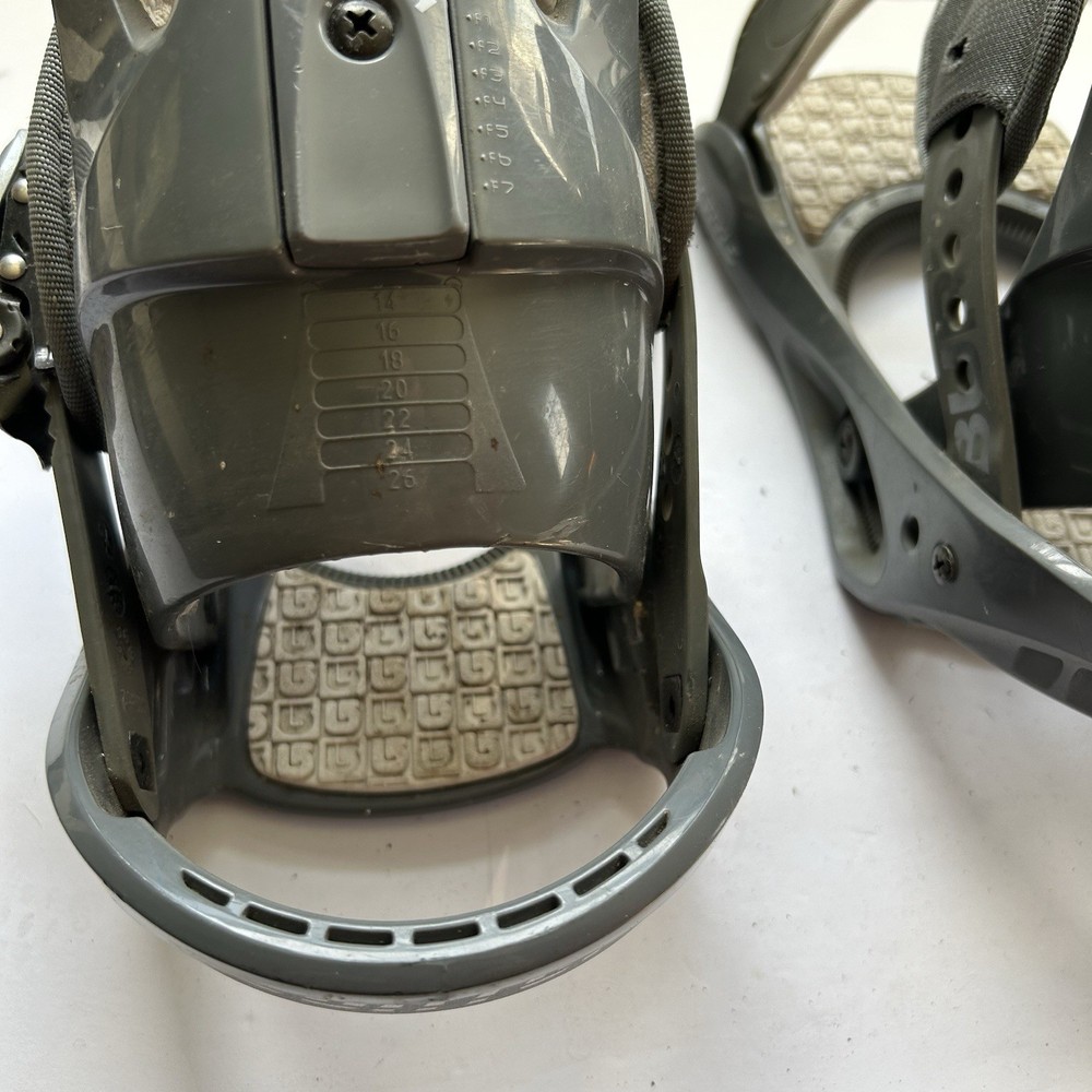Burton Men's Medium Freestyle Snowboard Bindings Gray White READ