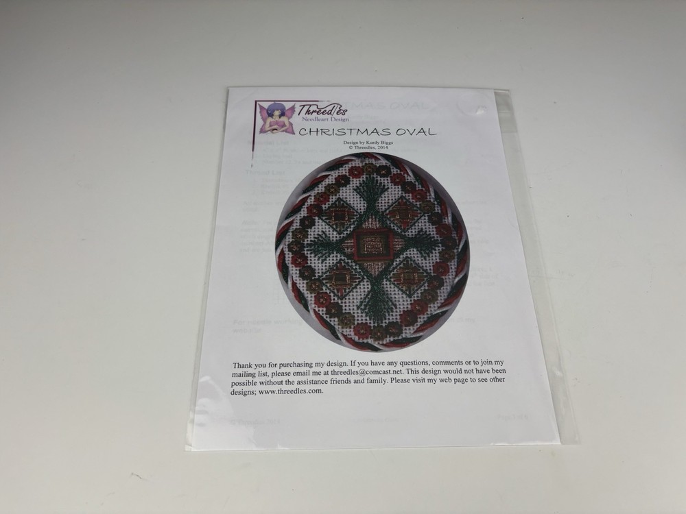 Threedles Needleart Designs Christmas Oval Needlepoint Pattern 2S