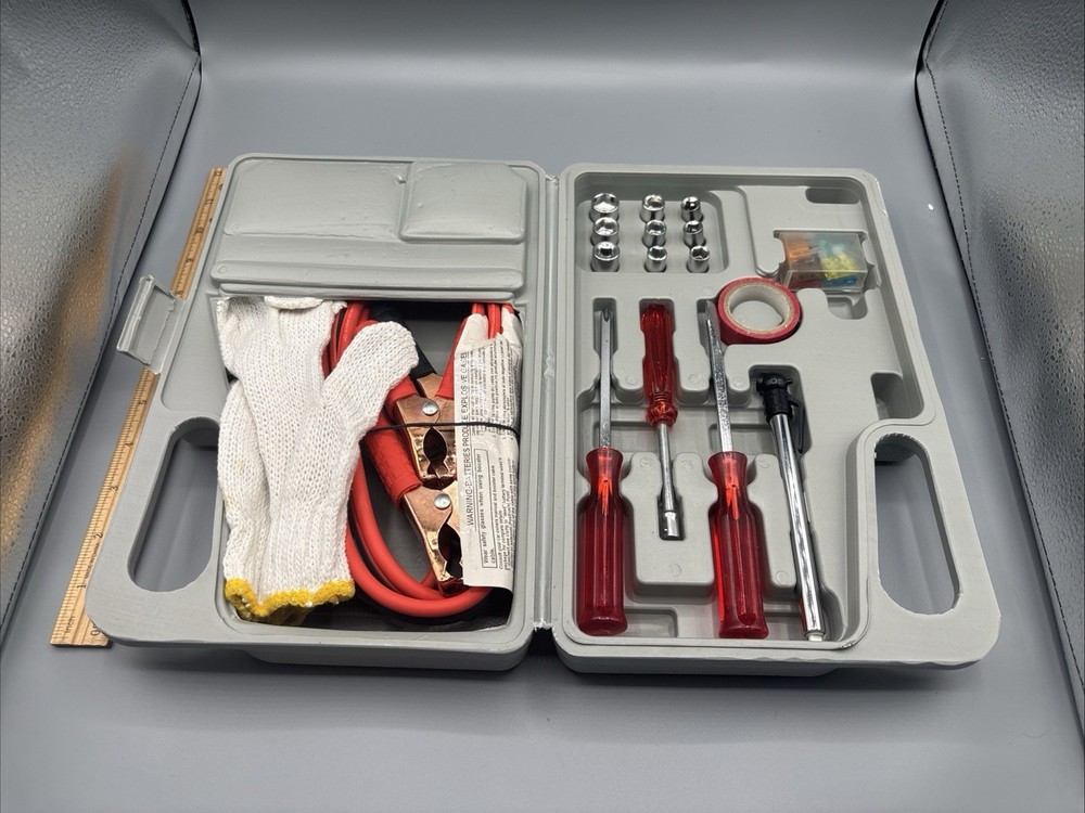 Roadside Emergency Car Kit 30 piece tool set (never used)