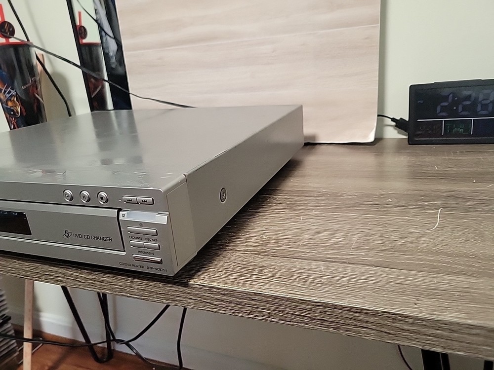 Sony 5 disc CD / DVD changer