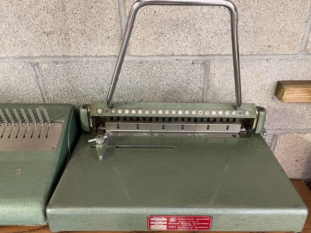 GBC Plastic Comb Binding System. BOTH machines. Model 12-D EXCELLENT