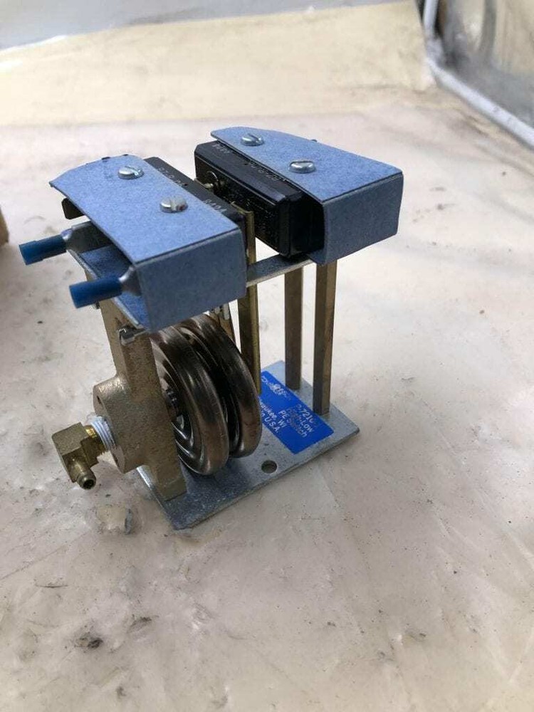 Johnson Controls P-7210-1 Replacement High/Low Pressure Switch -NIB