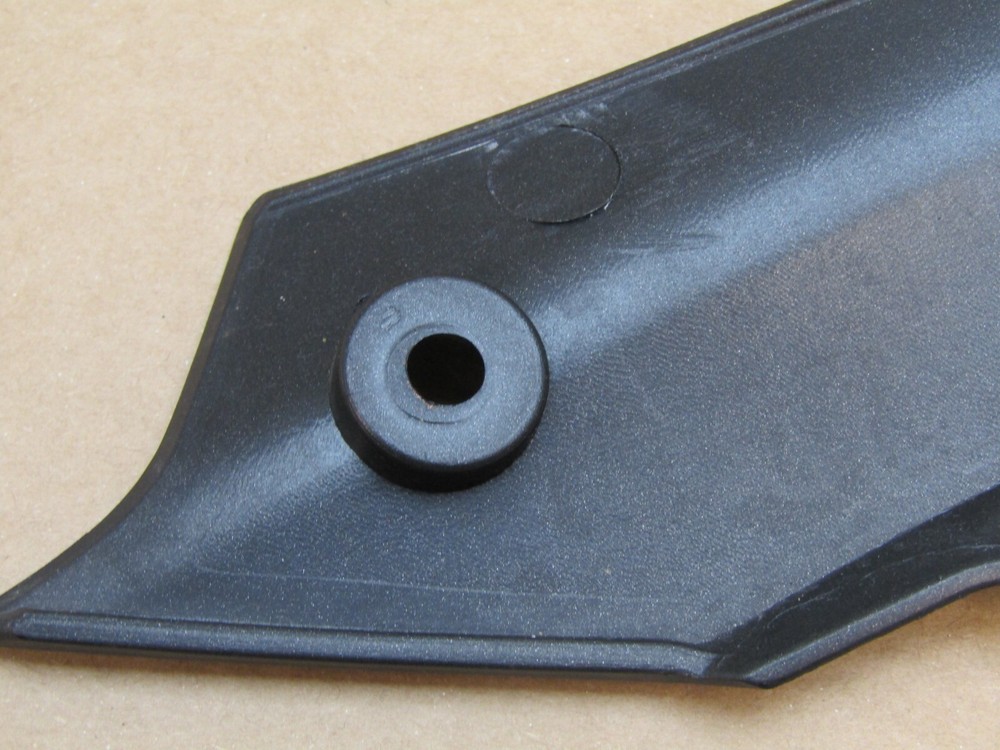 Benelli BN 125 E5 2022 right under seat middle fairing panel (13152)