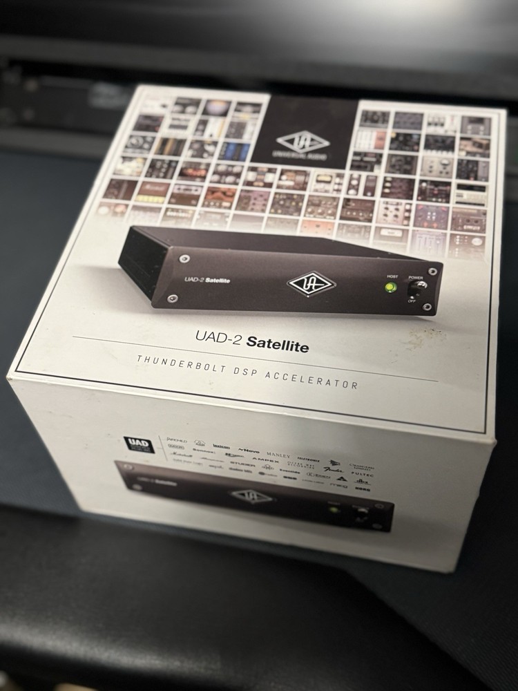 Universal Audio UAD-2 Satellite Thunderbolt Audio Interface w/ Adapter & Cable