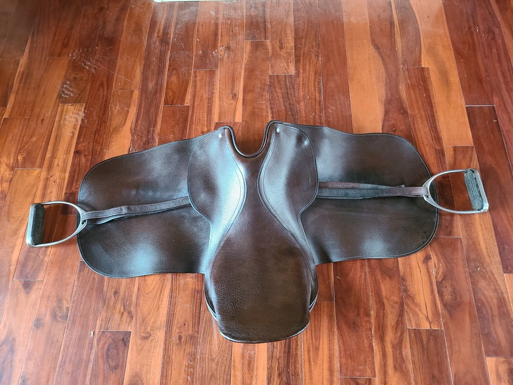 Shively MMX Cut-Back Show Saddle 22”