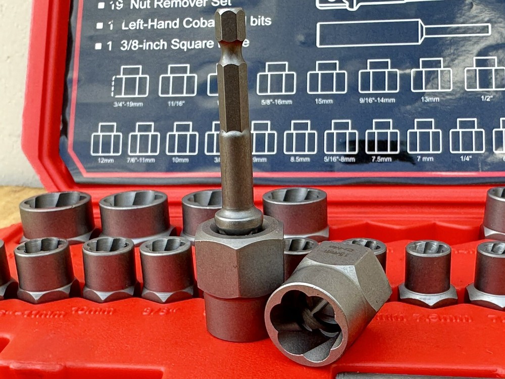 27pc 3/8” Dr. Impact Bolt Nut Extractor Twist Socket & Screw Removal Bits Tools