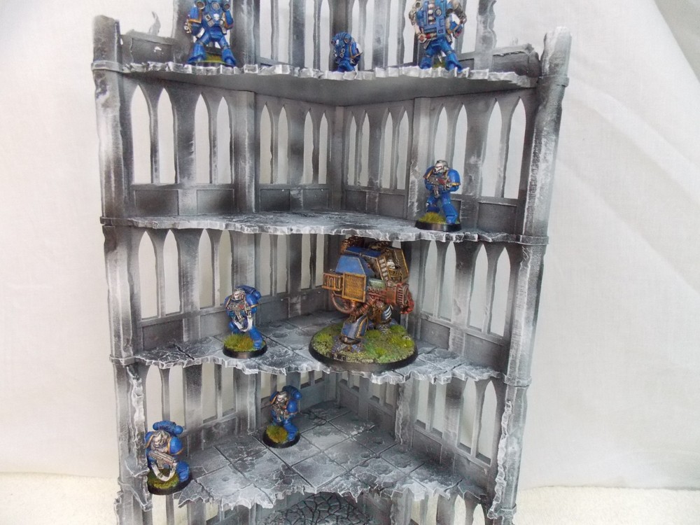 WARGAMING TERRAIN PAINTED ADVANCE ORDER BUILDING/DISPLAY STAND