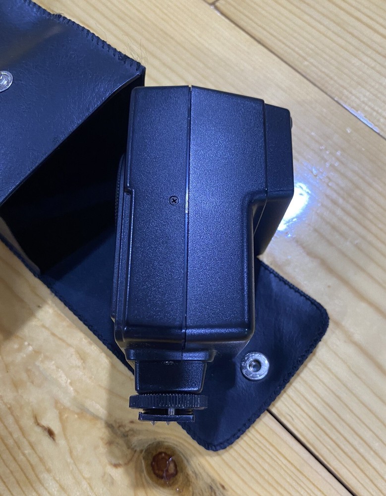 Konica Minolta Auto 200X Flash with Protective Case