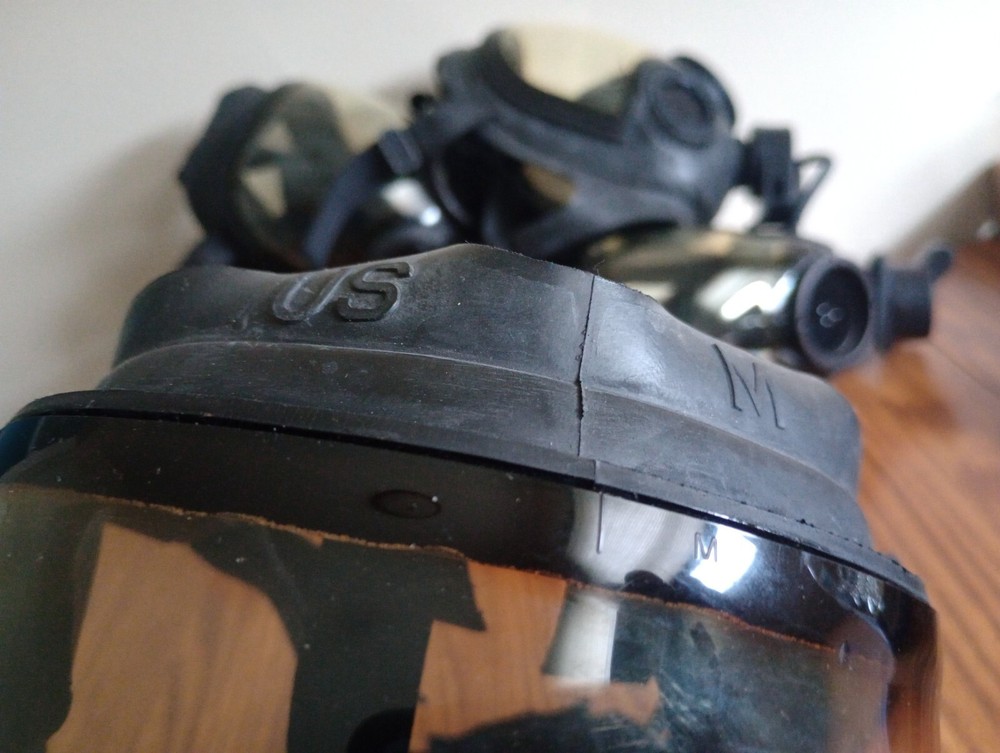 (ONE) MSA Face Gas Mask Riot Control Size Medium ( SURPLUS )