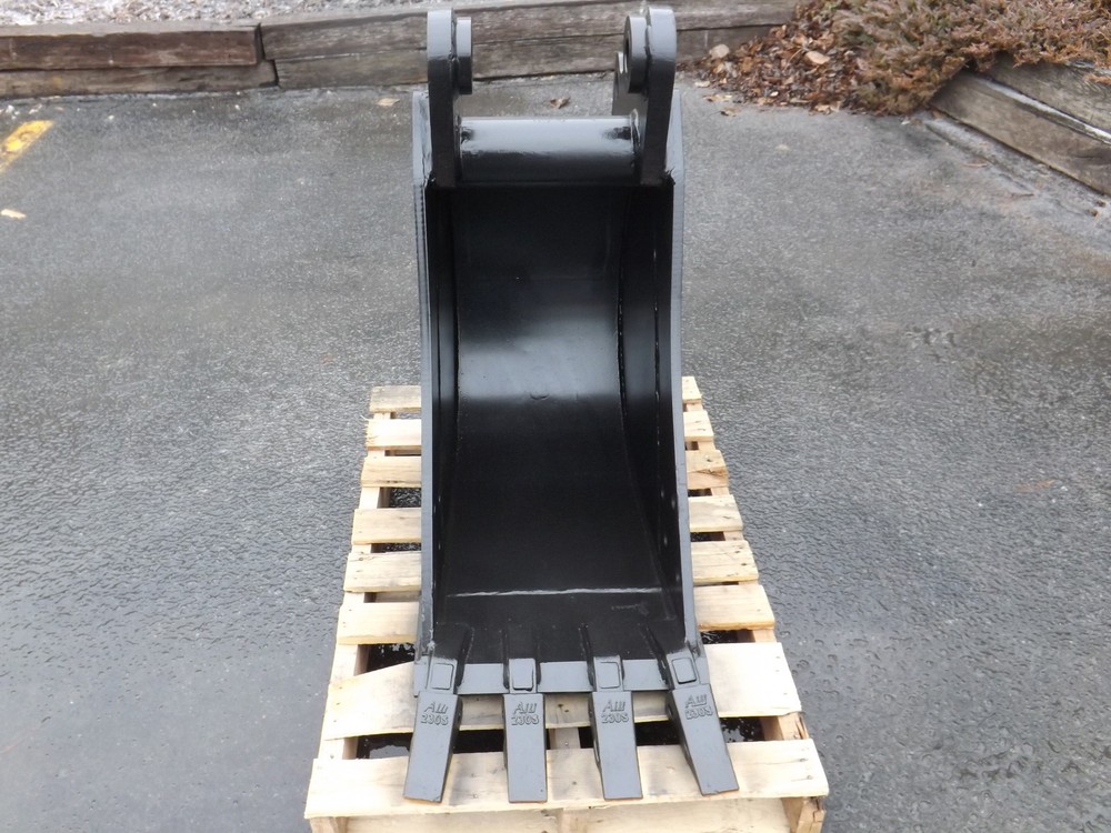 New 16" John Deere 410C Backhoe Bucket