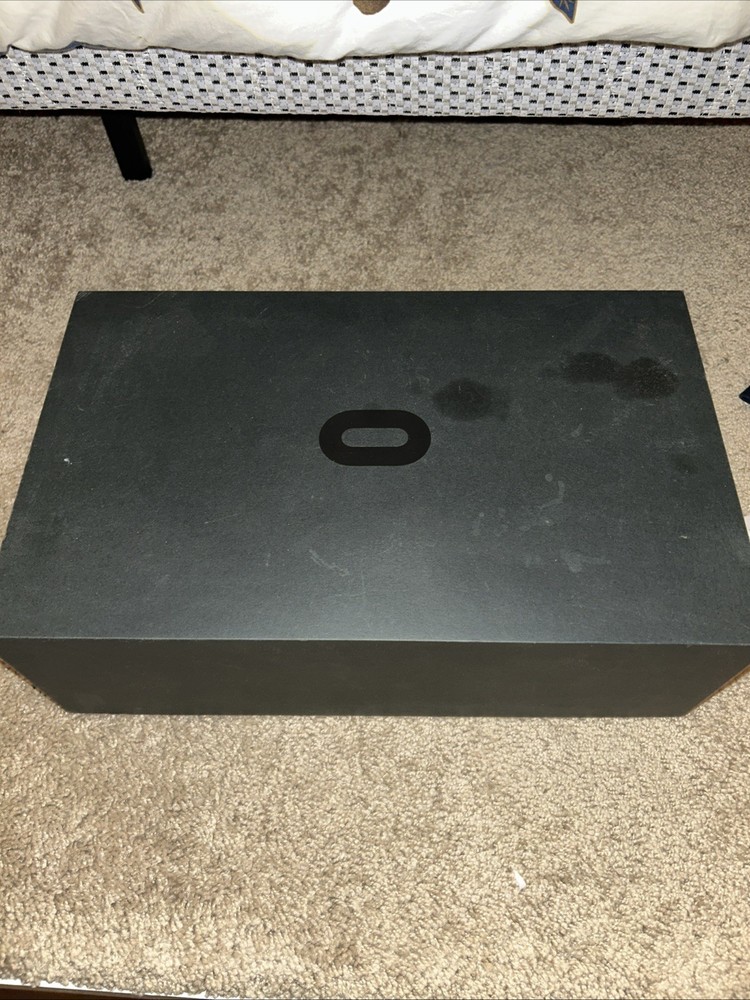 Oculus Quest 1 Virtual Reality Headset