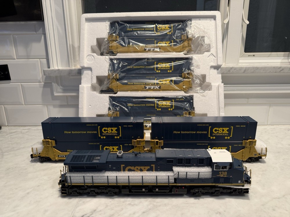 MTH 20-20395 CSX O Scale Premier AC4400 Diesel Twin-Stack Freight Set