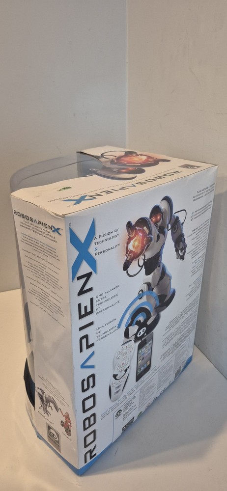 WOW WEE ROBOSAPIEN X