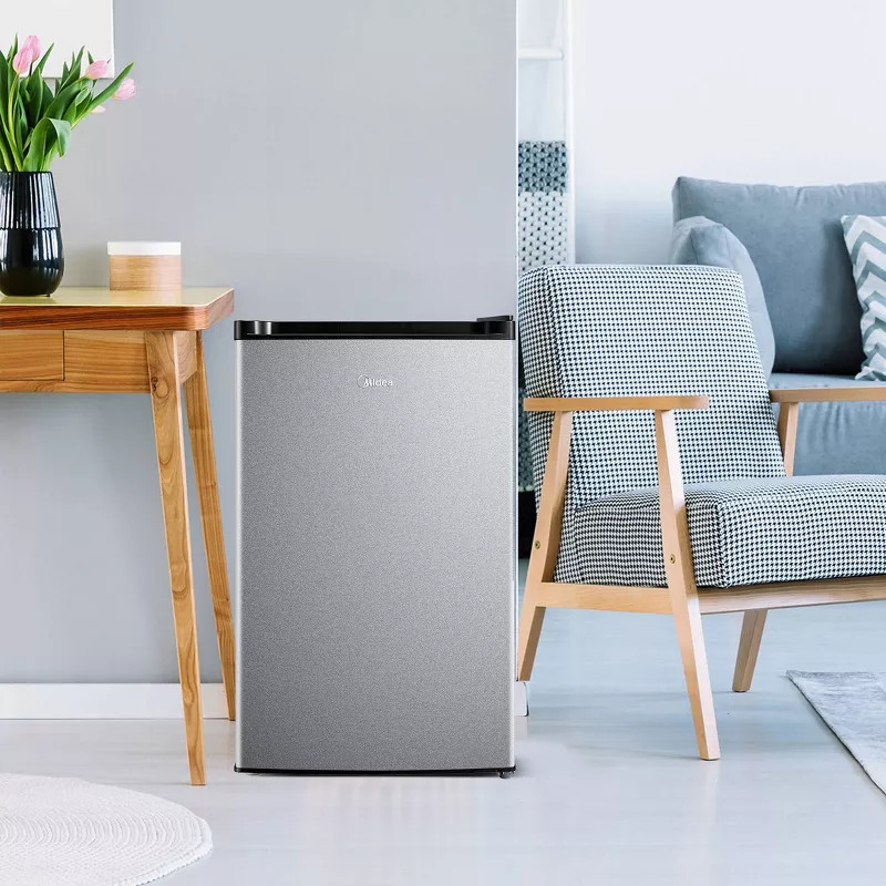 MIDEA 4.4 CU FT COMPACT REFRIGERATOR