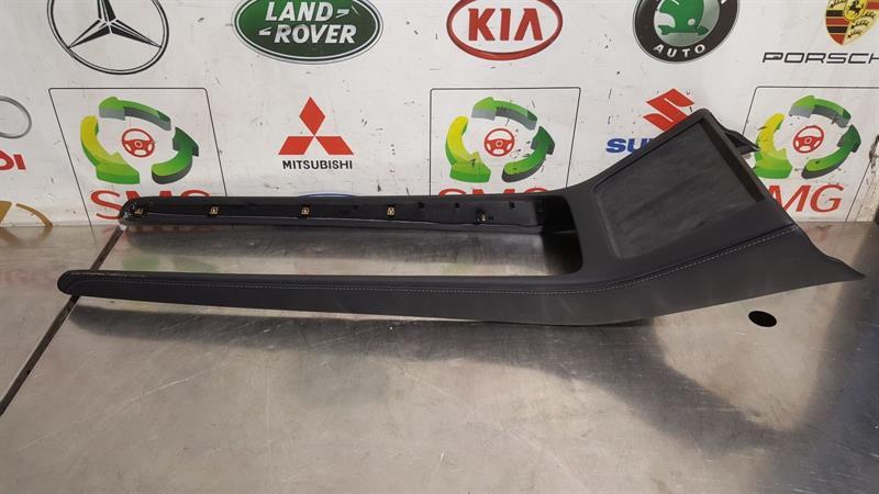 TESLA MODEL Y LONG RANGE 75DKWH CENTER CONSOLE PANEL