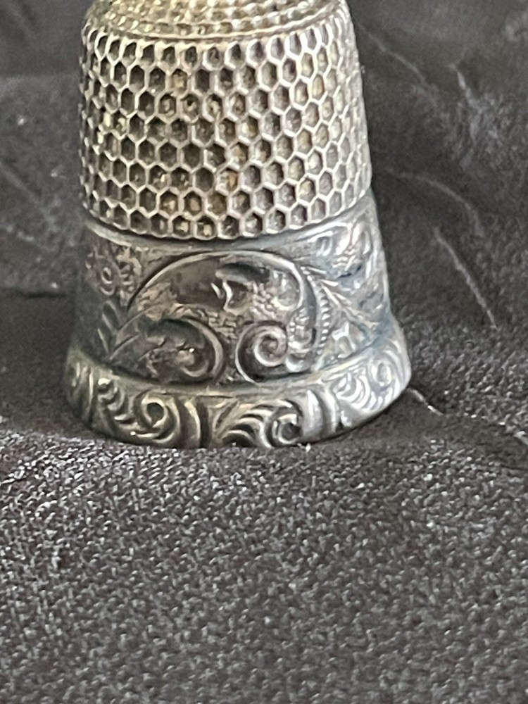 Vintage Decorative Sterling Silver Thimble 3/4" Tall w/Initials "LN" (CA)