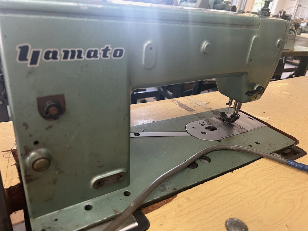 Yamato DS-100 Industrial Sewing Machine