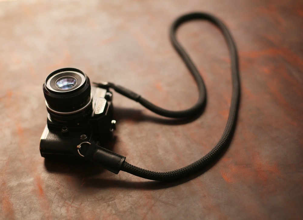 Windmup black leather black Climbing rope 10mm handmade Camera strap