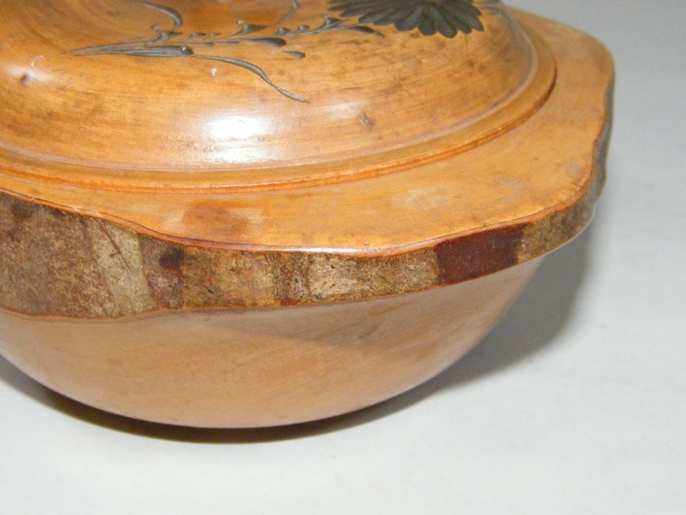 ETCHED WOOD LIDDED DISH TRINKET BOX 5 1/2" X 3"