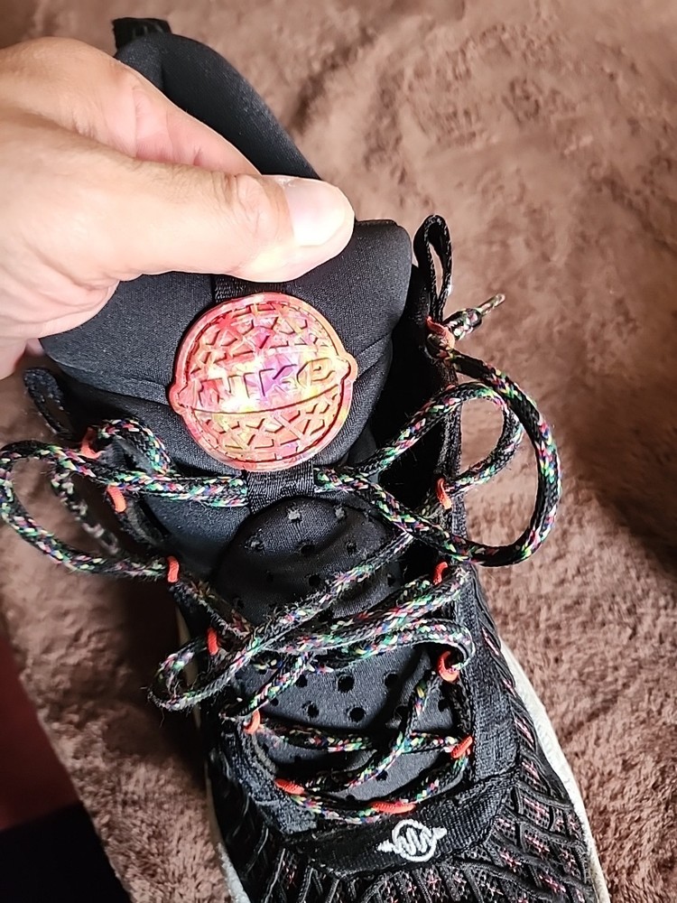 Black Nike Cos.ic. Sz 15
