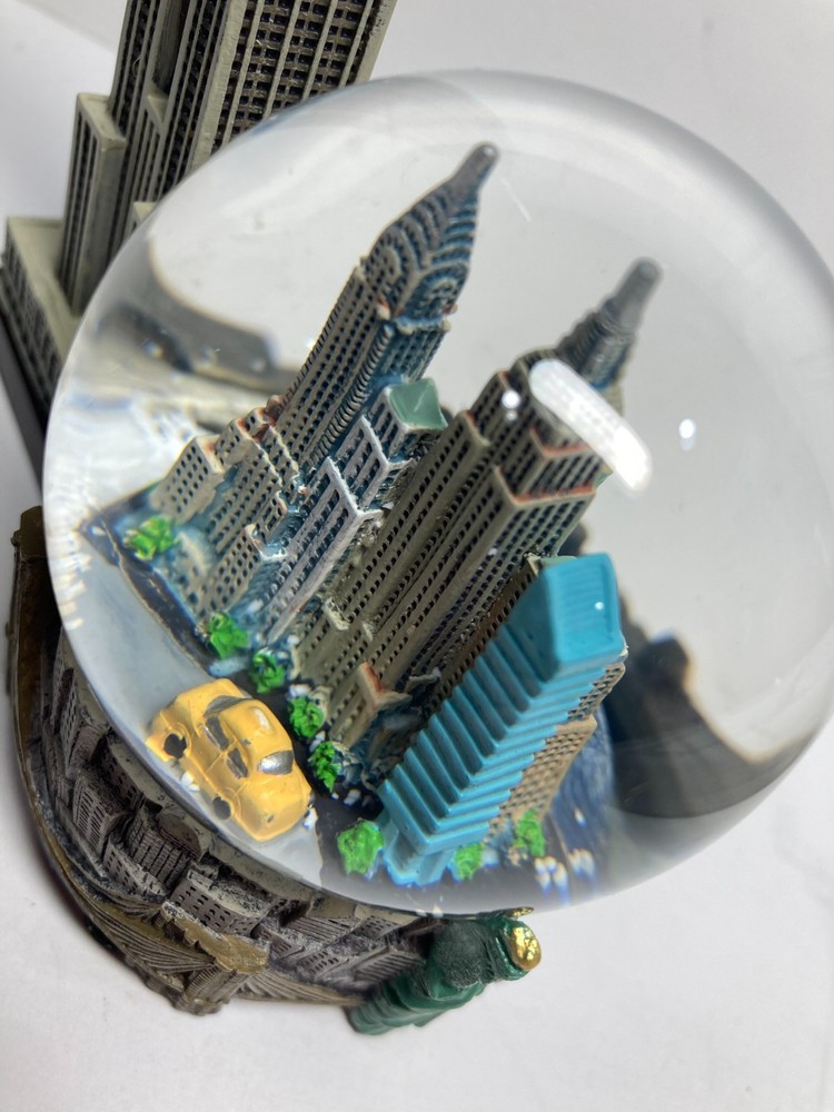 NYC Empire State Building Snow Globe Souvenir