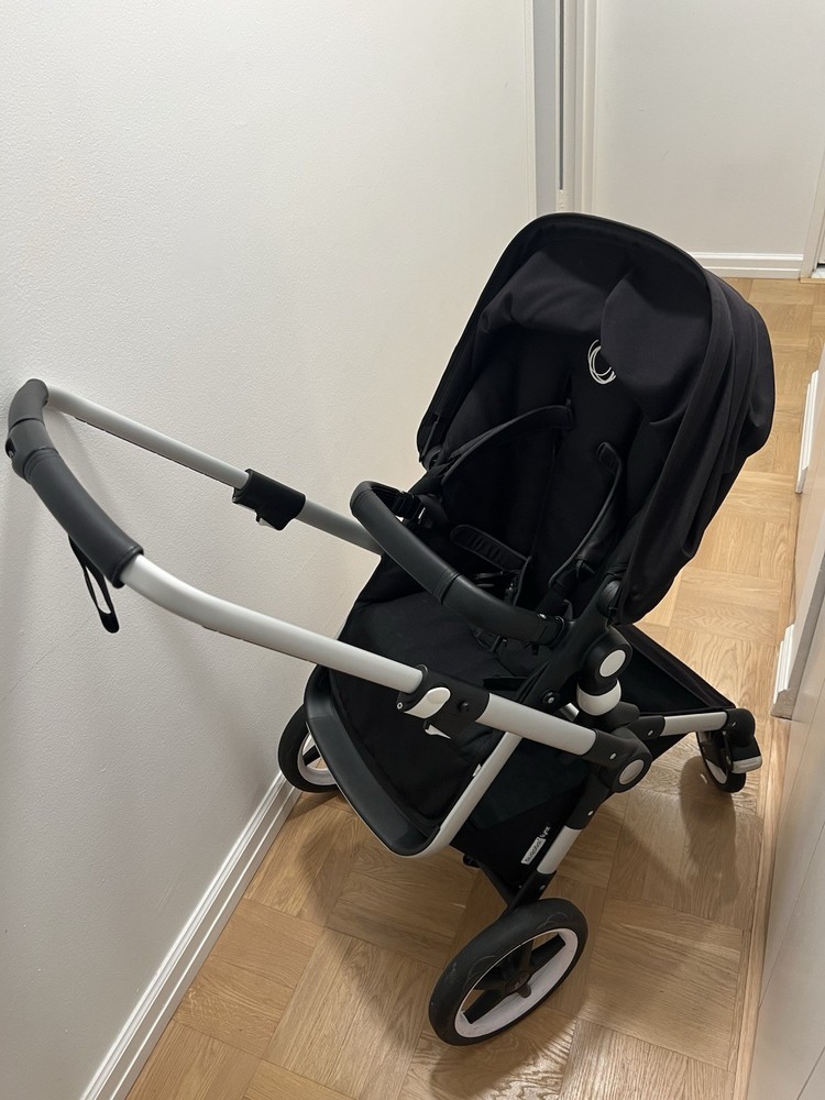 All Black Bugaboo Lynx - With Bassinet