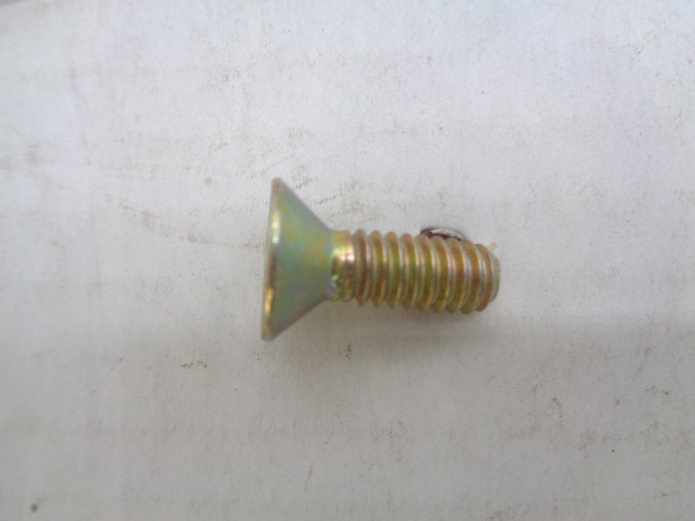 AGCO SCREW PKG QTY 8 - 88961 - BOX7