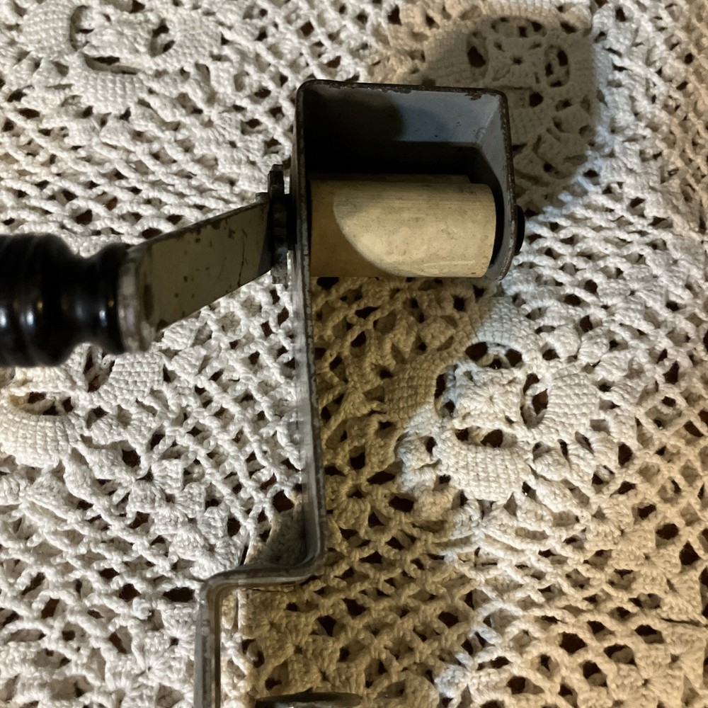 Vintage Counter Top Pasta Roller