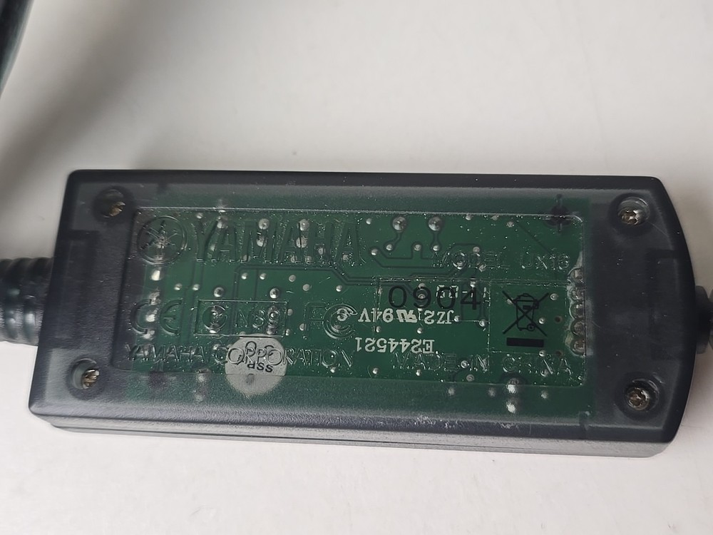 Yamaha UX16 USB to MIDI Interface