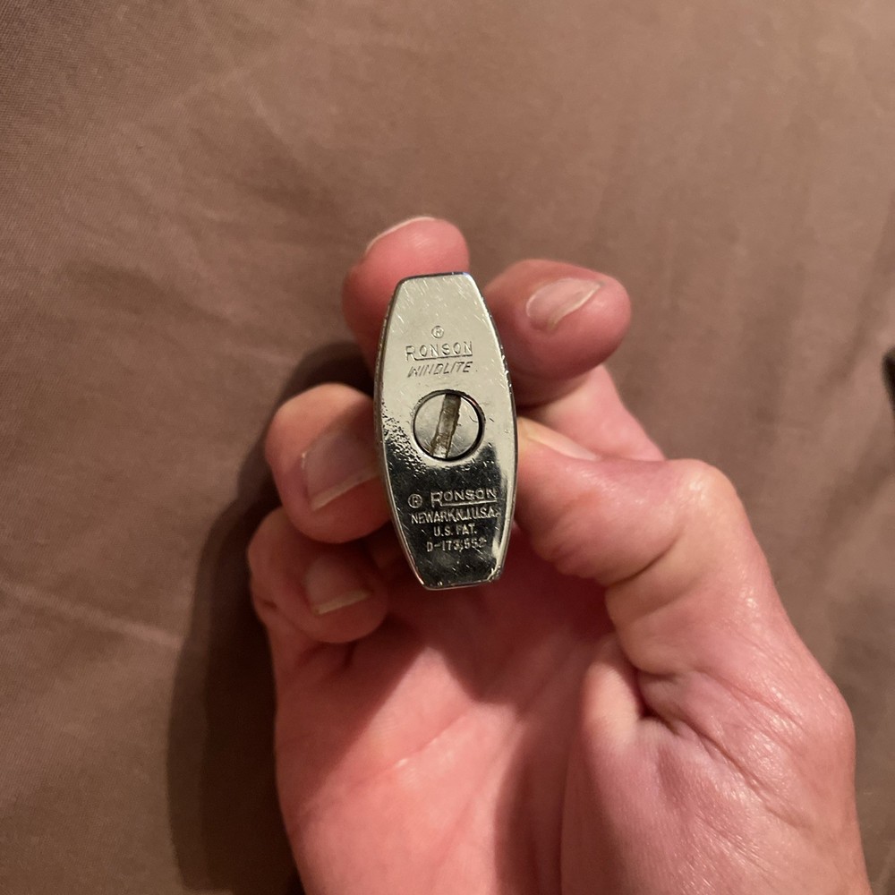 Vintage 1950s Ronson Windlite Chrome Lighter