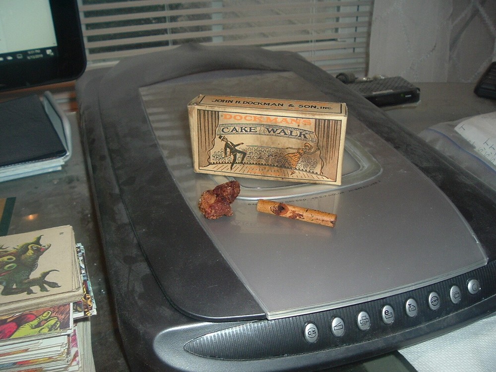1900's Dockman Baltimore Candy Box with FULL contents