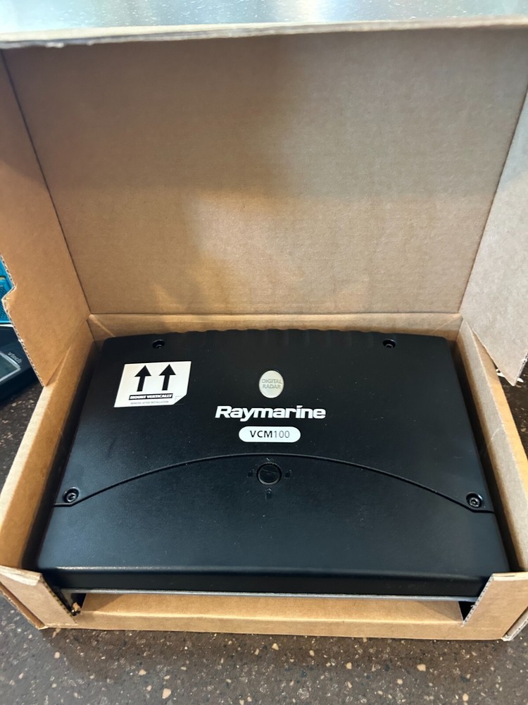 Raymarine VCM 100 Voltage Converter