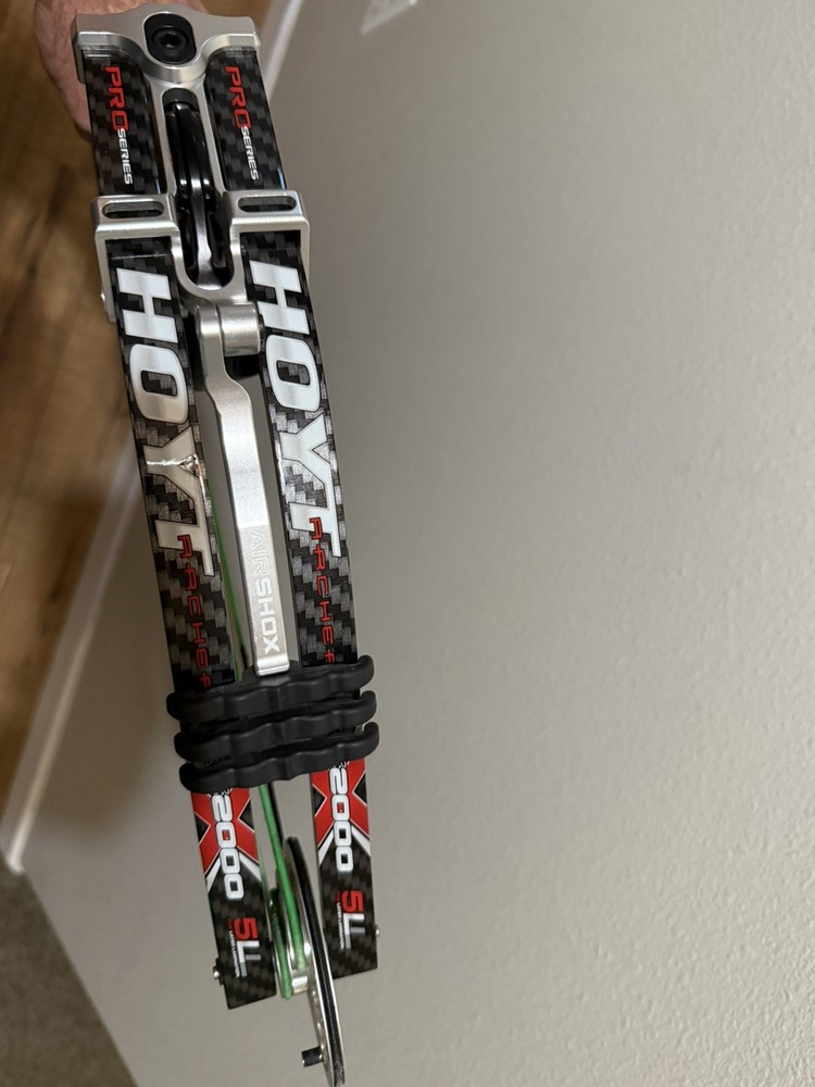 Hoyt Pro Comp Elite XL black Right Hand Compound target bow.