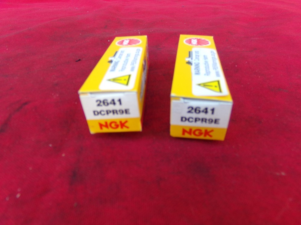 NGK SPARK PLUG 2641 DCPR9E 2 PACK NEW
