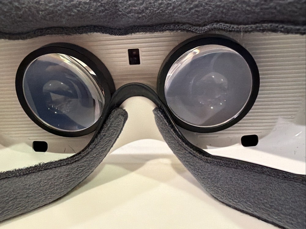 Samsung Gear VR Oculus Virtual Reality Headset