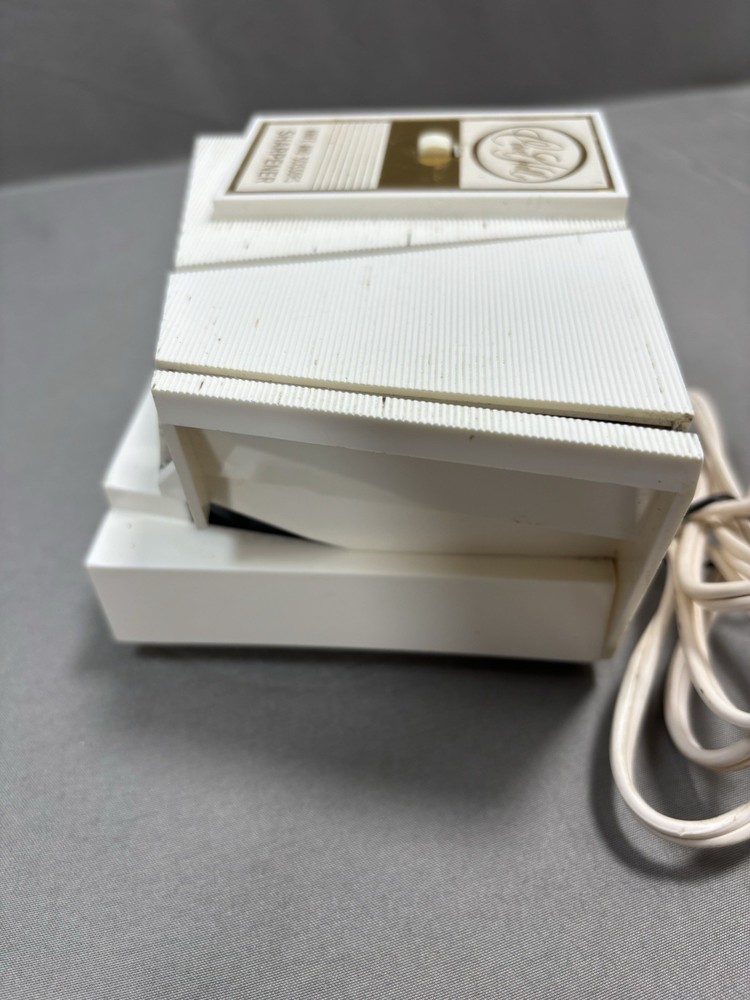 Vintage CARVEL HALL Knife & Scissors Sharpener Works