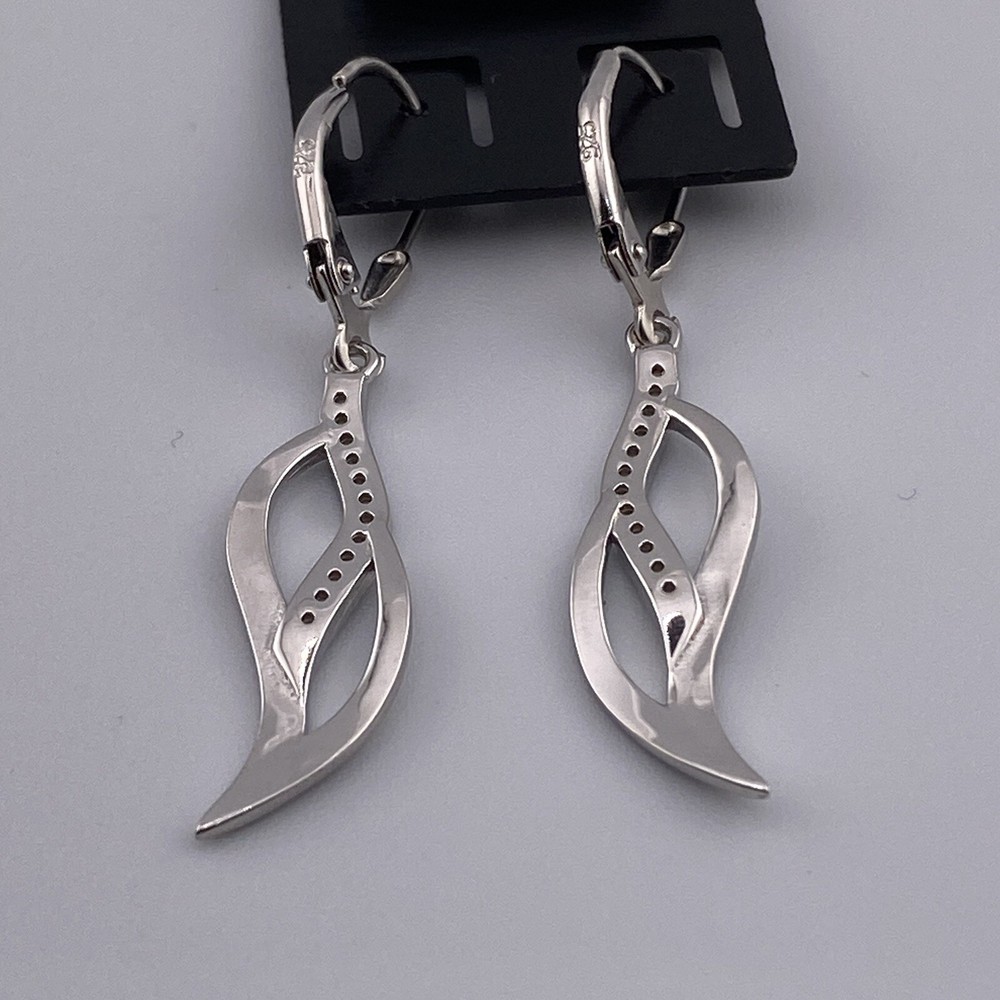 Leaf Shaped Design Extraordinary Beautiful Sterling Silver925 Ladies Earring