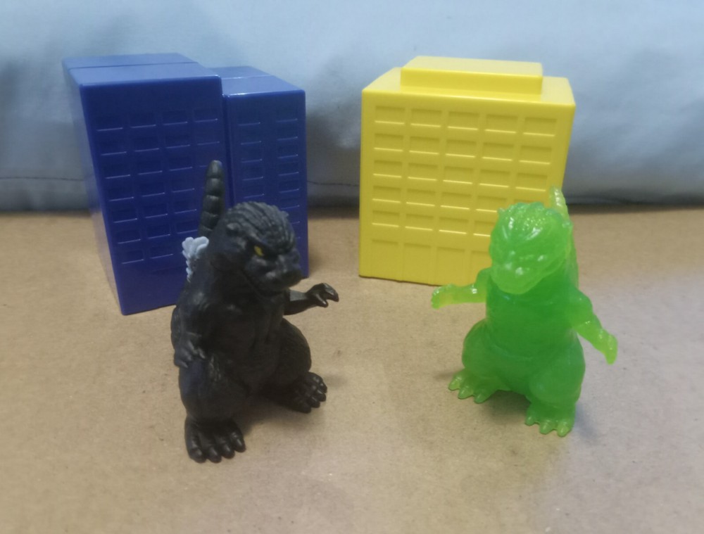 Bandai Godzilla Black Godzilla & Green Chase Godzilla 2inch