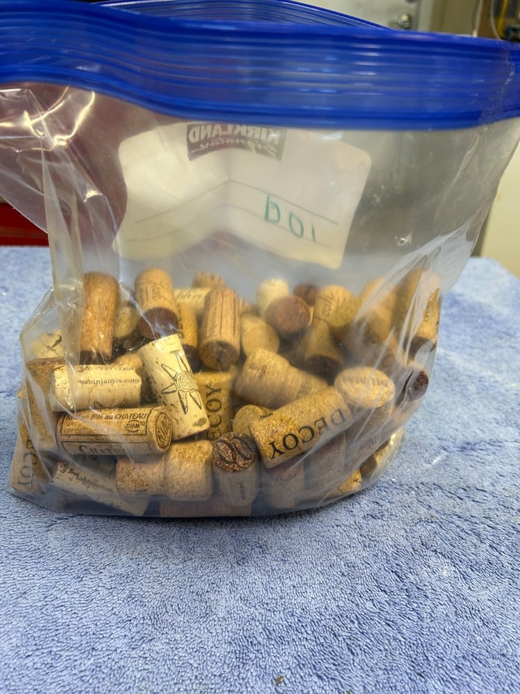 Wine corks, used, good condition. 100 pieces.