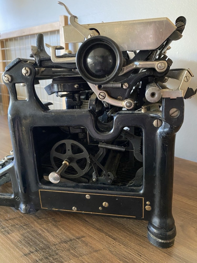 1930 Underwood Standard Typewriter No 5.