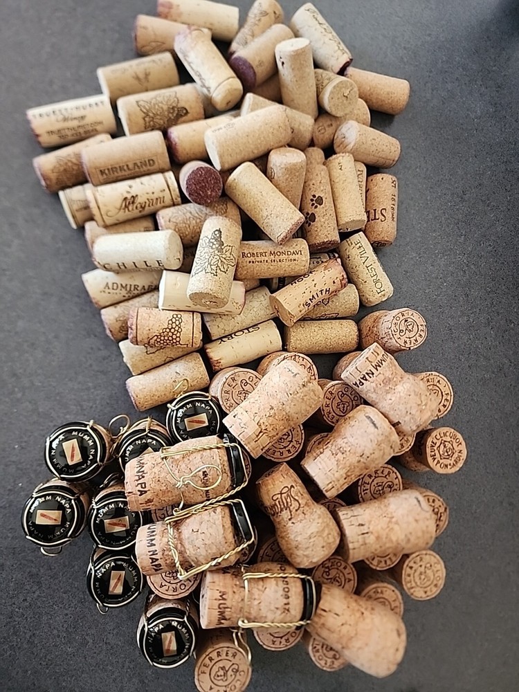 Cork Bottle Stoppers, Used, 100pcs, For Projects, Arts, Different Sizes