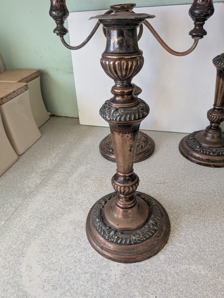 COLLECTION ANTIQUE SILVER PLATED ON COPPER CANDLESTICKS / CANDELABRA